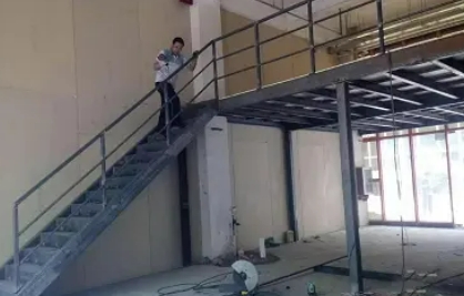 钢结构阁楼 钢楼梯 钢结构阁楼 钢楼梯